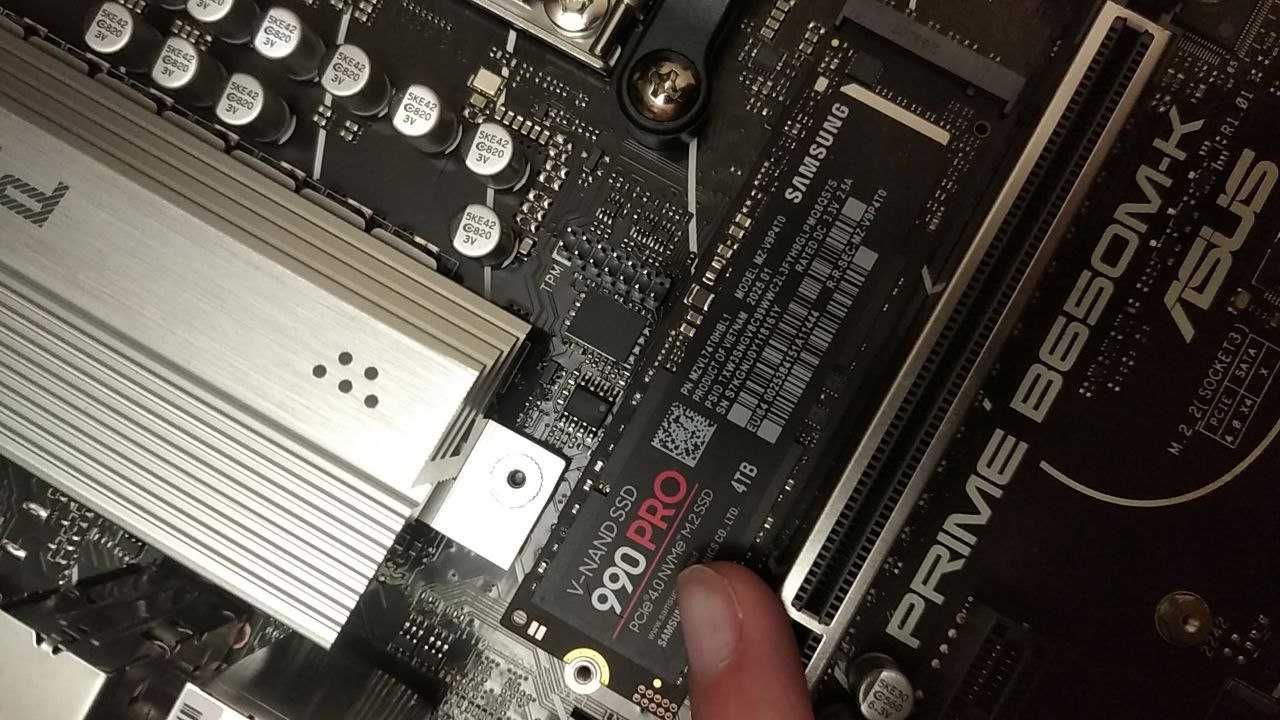 Samsung 990 PRO 4 TB (MZ-V9P4T0BW)