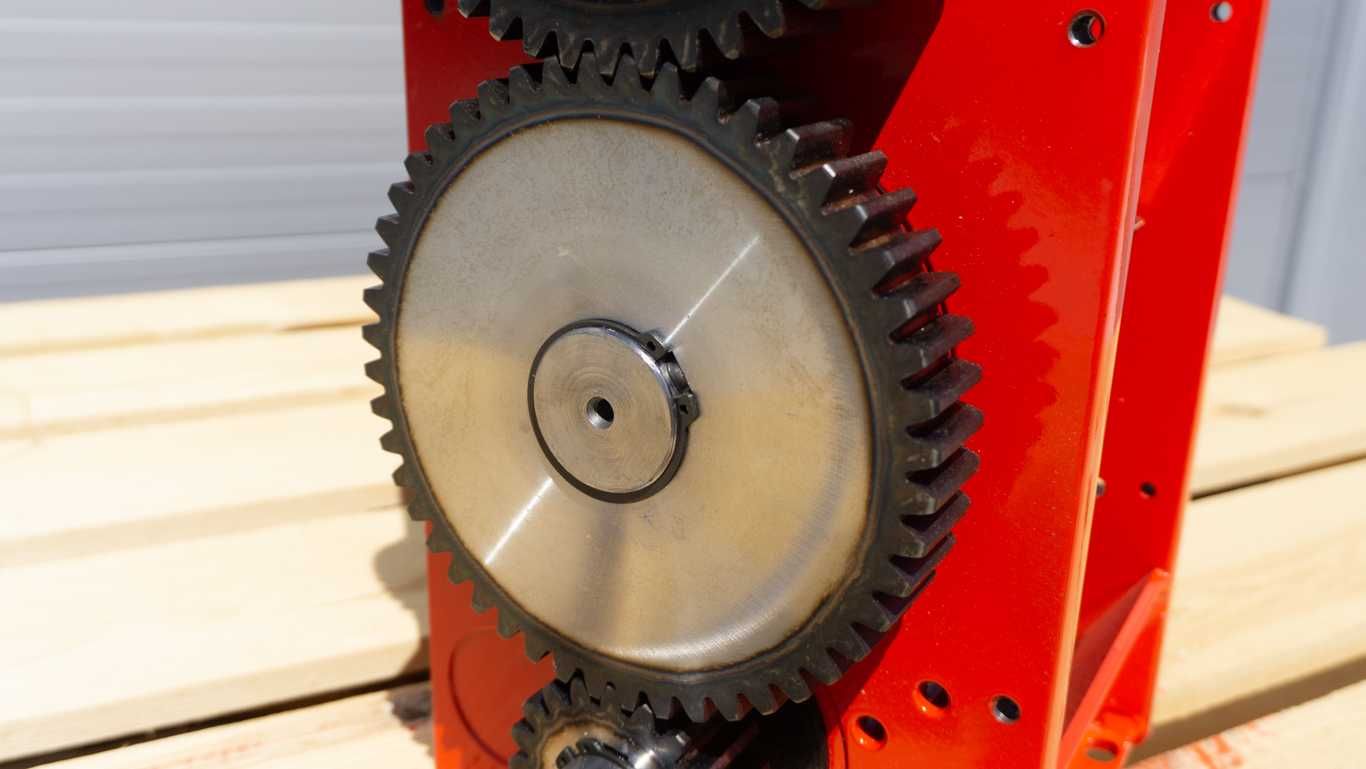 mechanizm == rębak do cięcia gałęzi zrzyn odpadów REMETCNC R-120