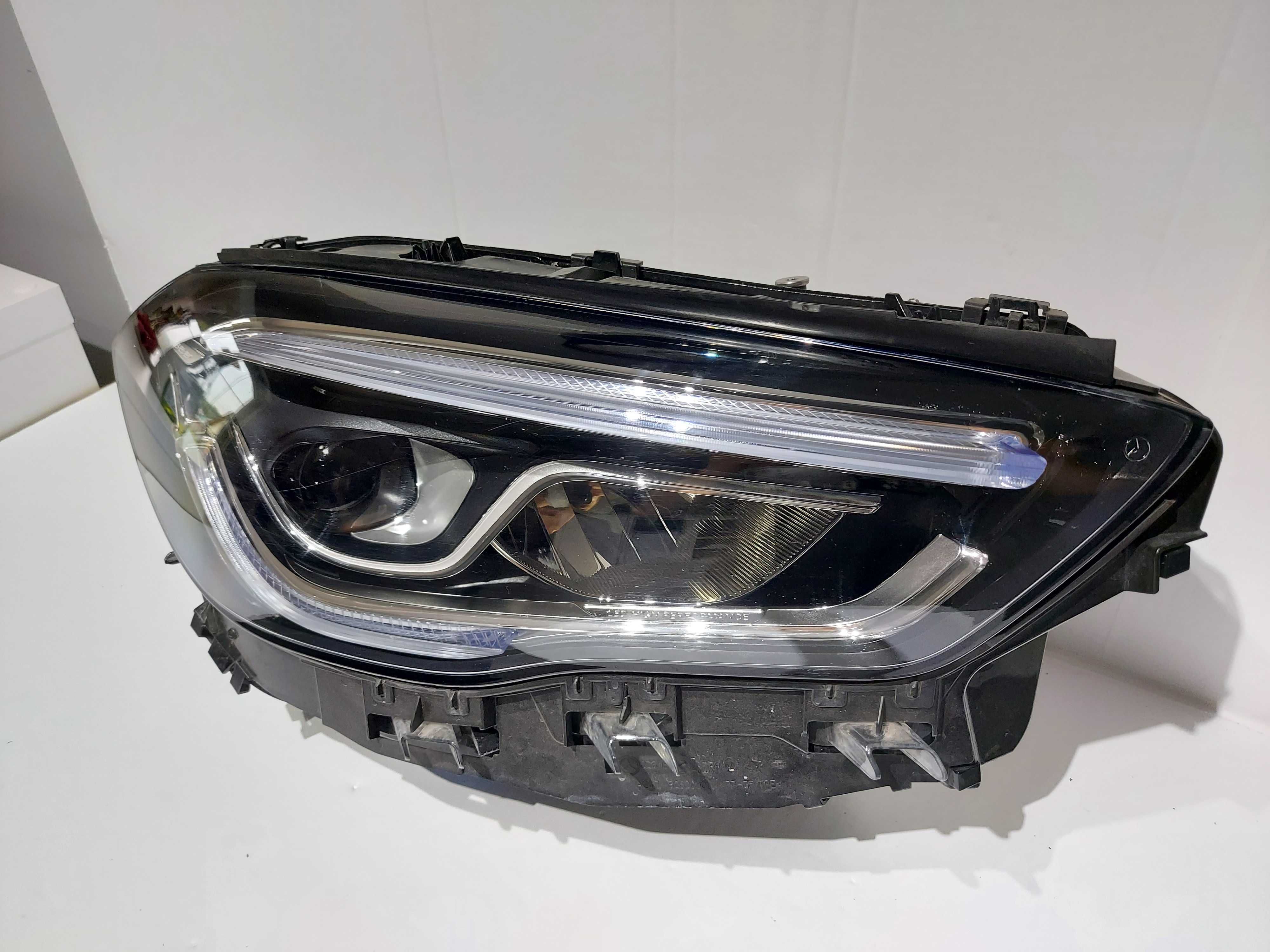 Mercedes GLA H247 20- Lampa reflektor prawy przód FULL LED 4PIN EU