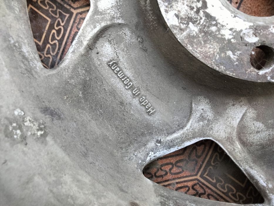 Продам диск на 4 отверстия