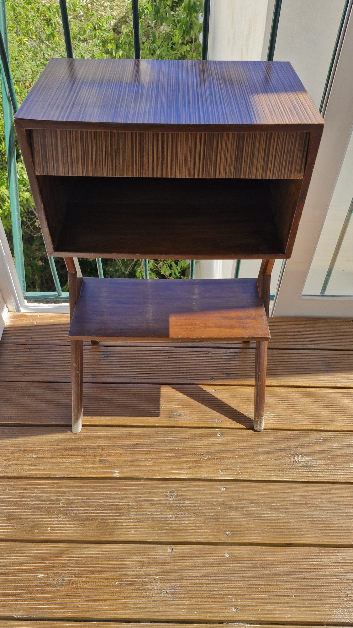 Mesa de telefone com gaveta