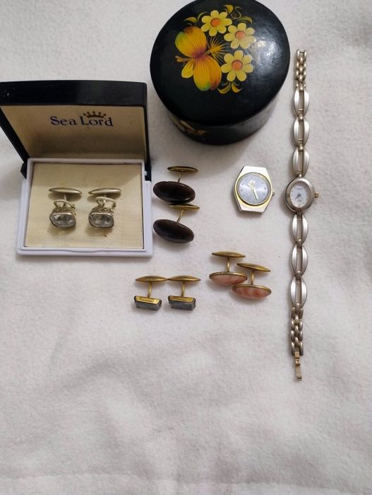 Продам часи все одним лотом