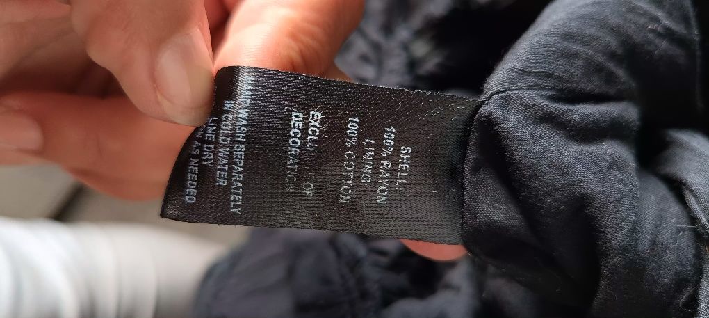 Czarny, krótki, ażurowy kombinezon Lulus rozmiar xs