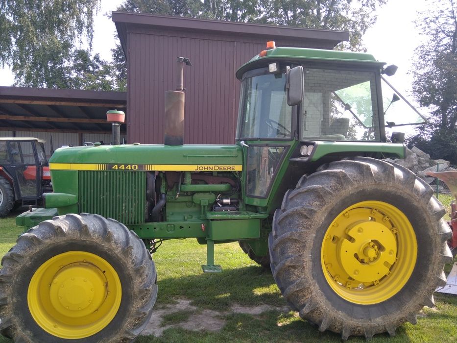 John Deere  4440 od rolinka