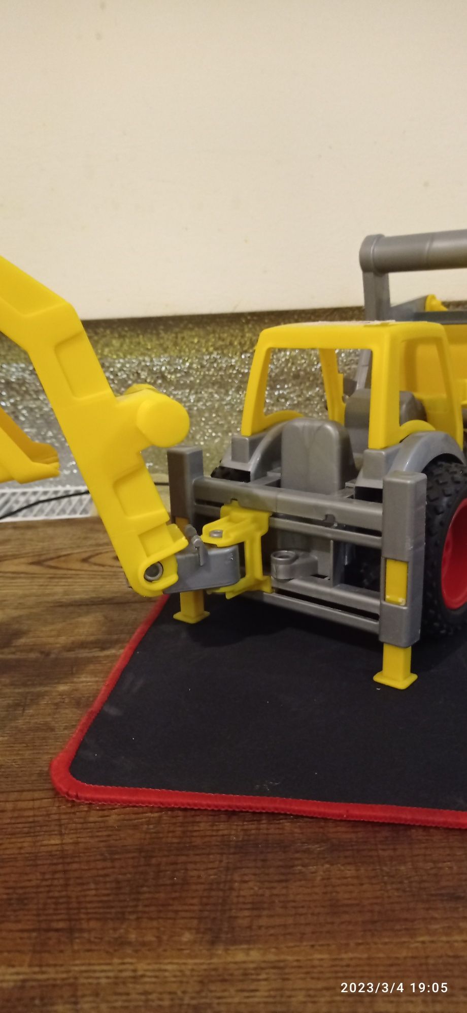 Іграшка трактор інтерактивний новий, класні матеріали!