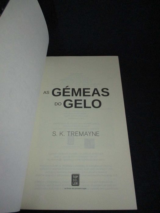 Livro As Gémeas do Gelo S. K. Tremayne