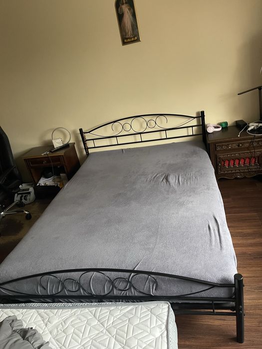 Lozko sypialne z materacem