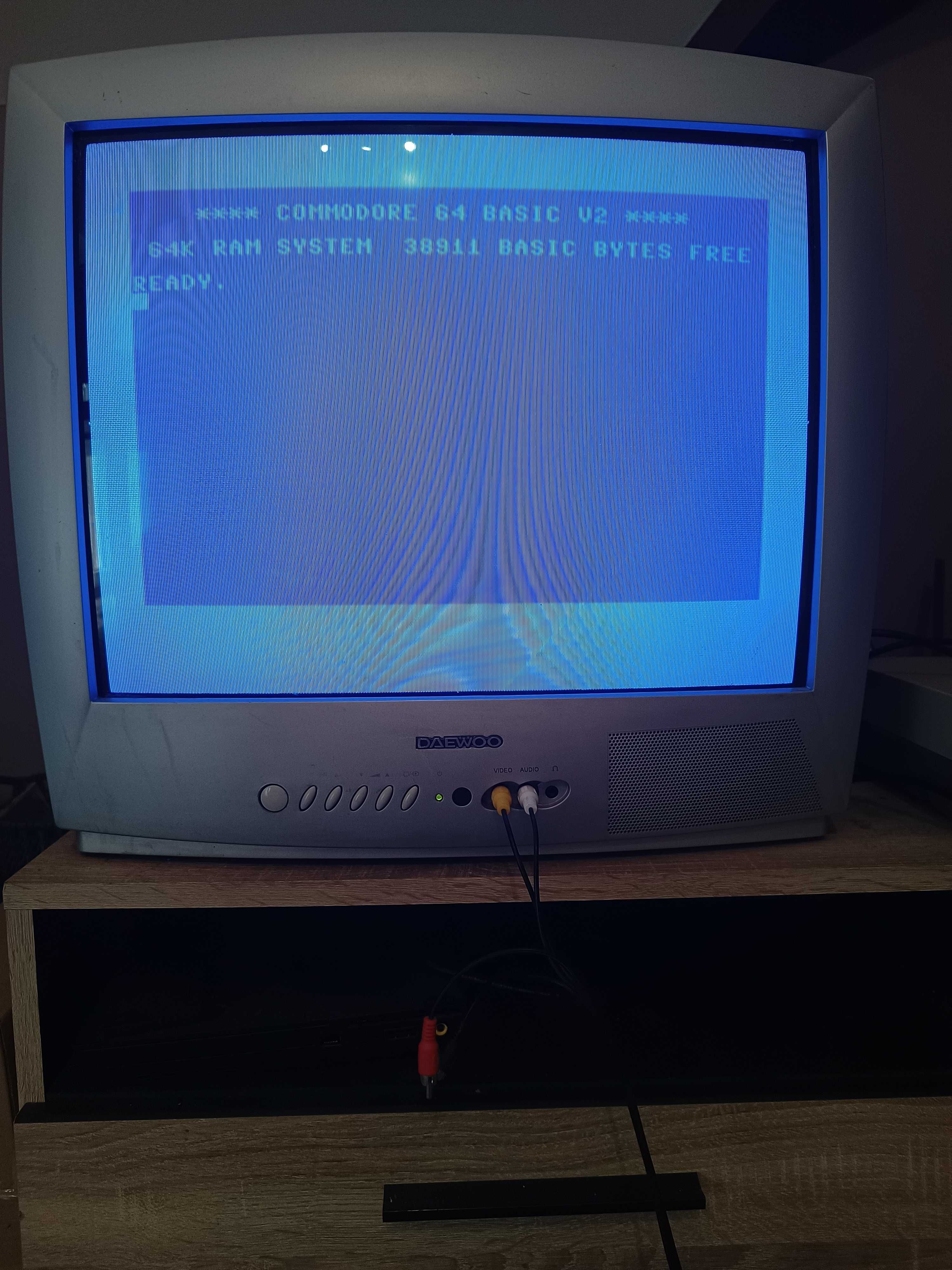 Commodore 64C zestaw retro (sprawny, joystick, Black Box, kasety)