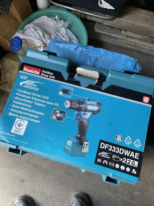 Продам шуруповерт Makita df333dwae