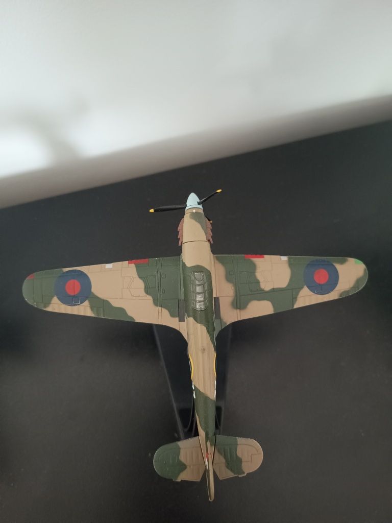 Samolot diecast Amercom Hurricane 1/72