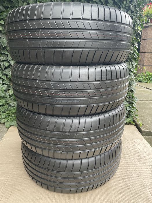 215/55 R17 Bridgestone Turanza T005