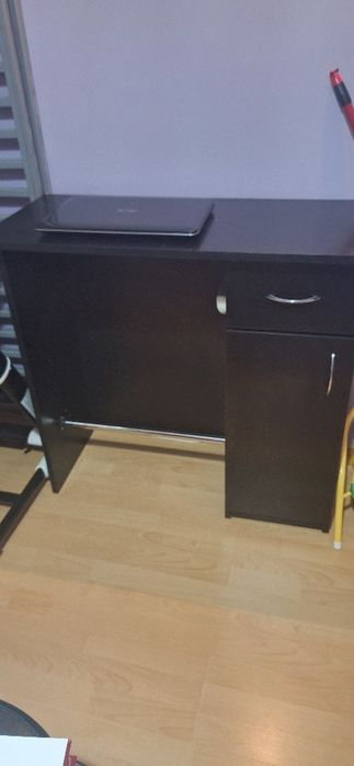 Biurko z szafka i szuflada