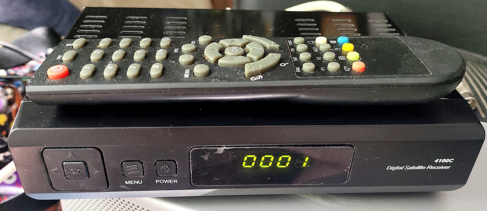 Цифровий супутниковий тюнер 4100C, відомий як Orton або Opticum.