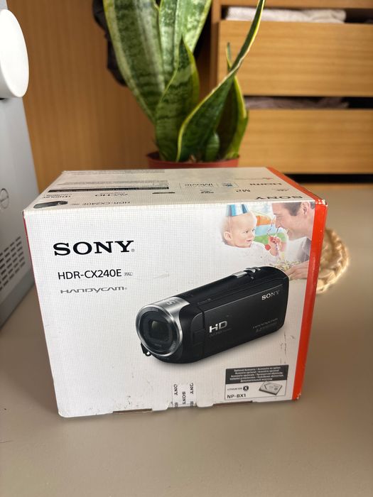 Sony Handycam HDR-CX240E