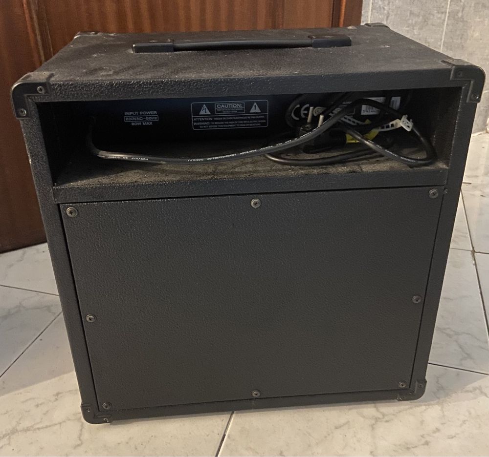 Amplificador de Baixo STAGG CA-50B