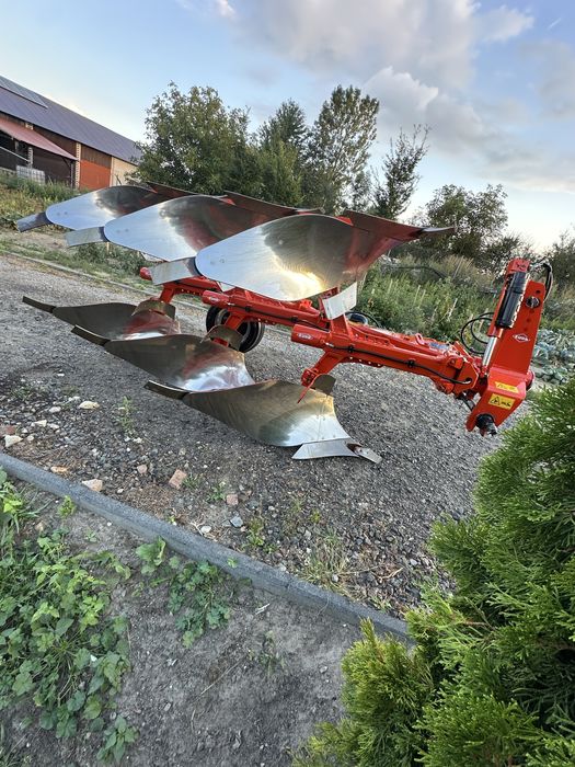 Pług Kuhn Master 103 – 3 skibowy, 2017 r. Hydrauliczne zabezpieczenia