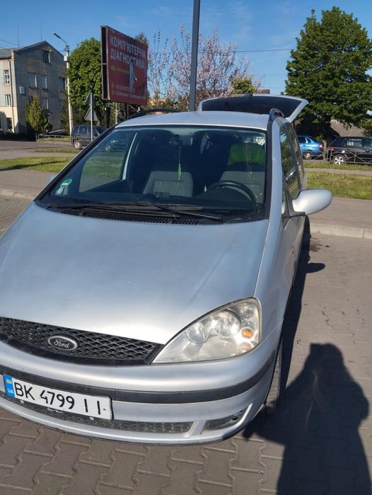 Автомобіль ford galaxy