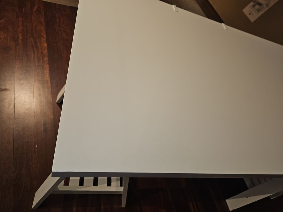 Secretária Ikea com base em cavaletes