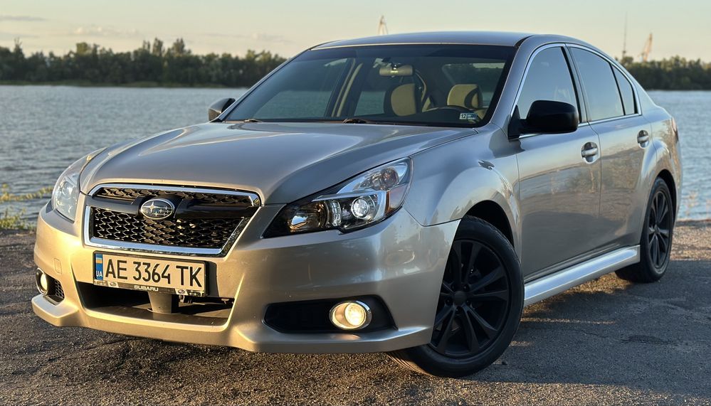 Продам Subaru Legacy 2013 2014 2.5 газ/бензин шикарное состояние