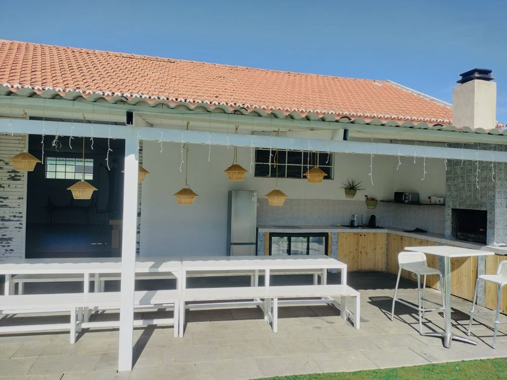 [Ler anuncio]Aluga-se espaço para Festas e Eventos com piscina