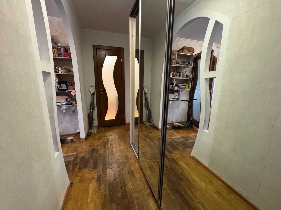 Продам 2 комнатную квартиру на Левобережном-1 (р-н Березинки)