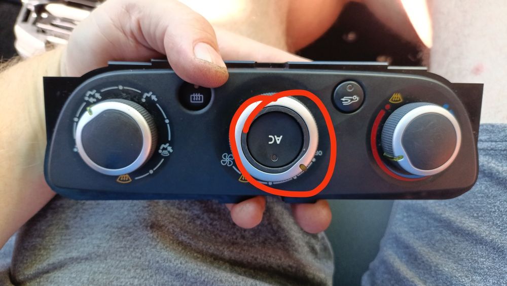 Продам запчастини до renault scenic 2011, року переключатель кондицион