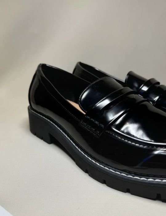 Lakierowane loafersy New Look