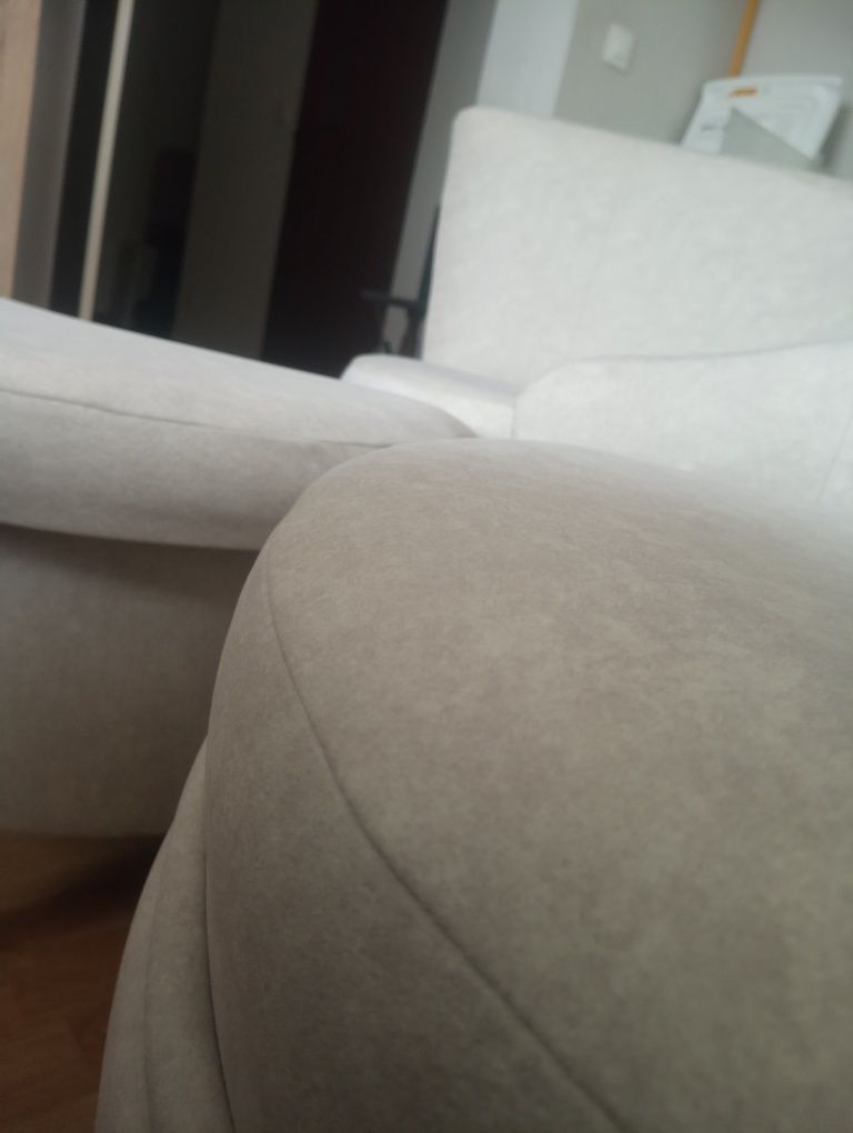Sprzedam fotele nowe