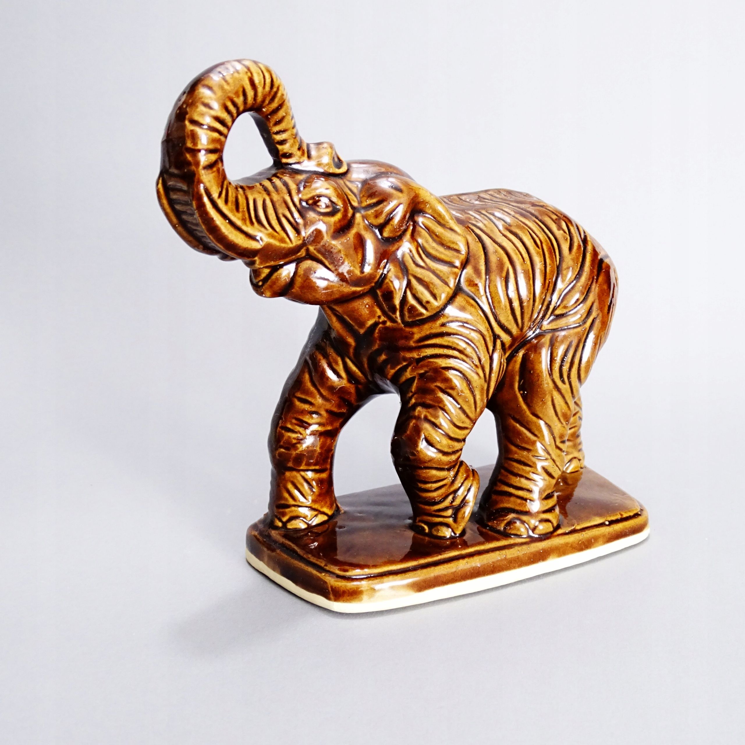 duża figurka ceramiczna brązowy słoń
