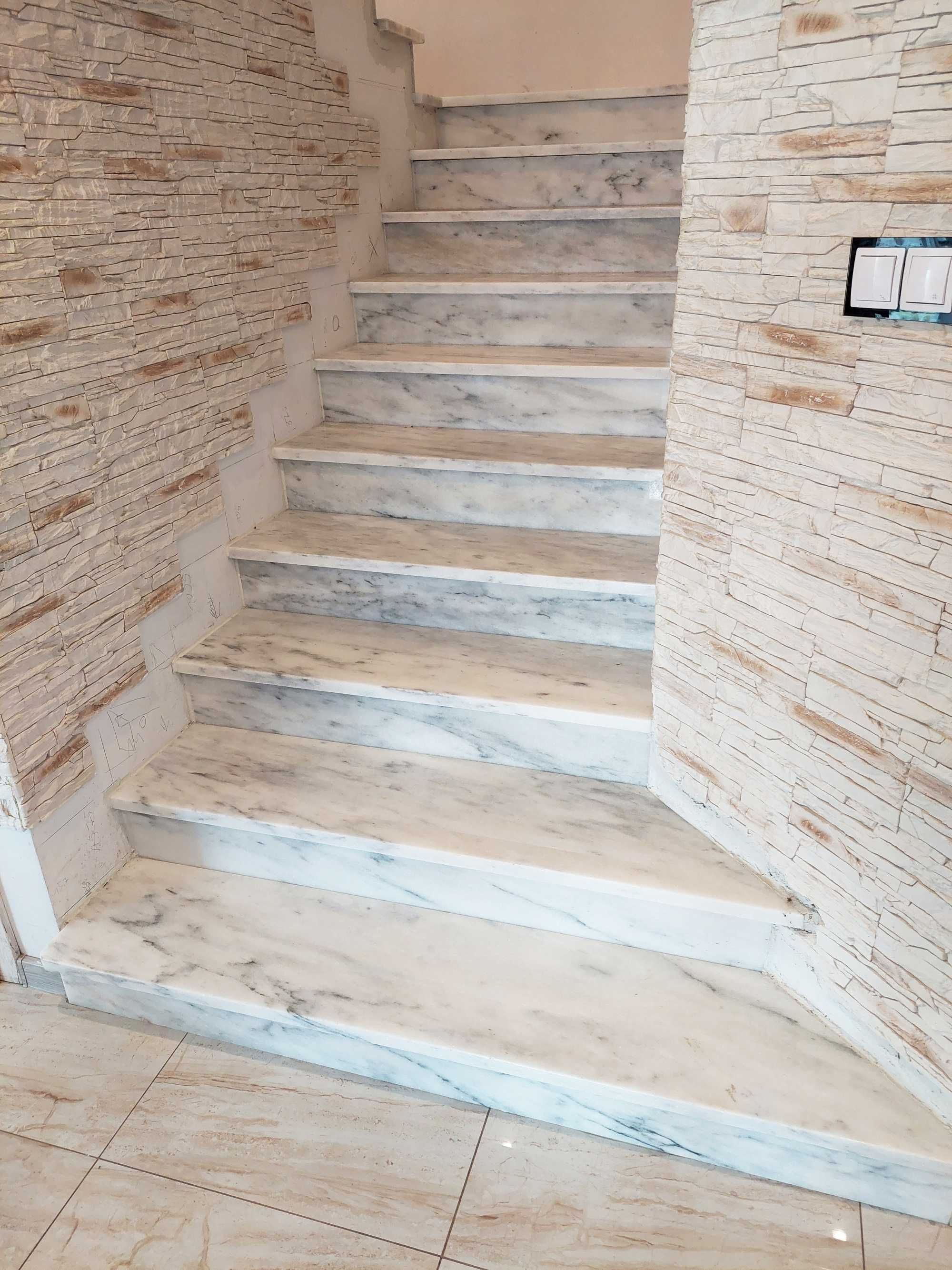 Produkcja schodów blatów parapetów granit konglomerat marmur