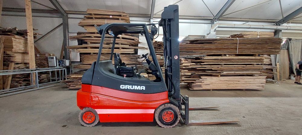 Elektryczny wózek widłowy Linde e30