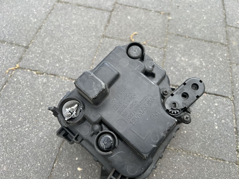 KRATKA W ZDERZAK Przód ŚRODKOWA KIA OPTIMA 15-  plus halogeny led