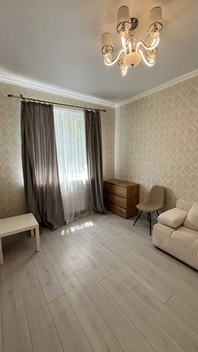 будинок  з зоною відпочинку та місцем двух авто по ціні квартири!!!