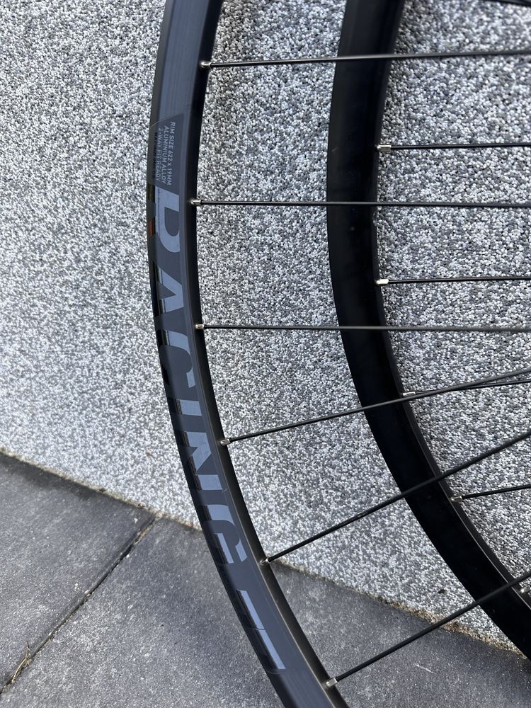 Koła szosowe Gravel Fulcrum Racing 77 DB Disc sztywne Osie Super stan