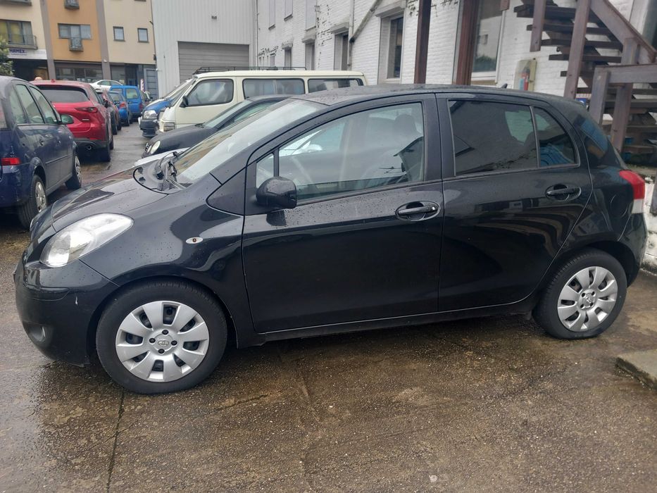 Toyota yaris 2009