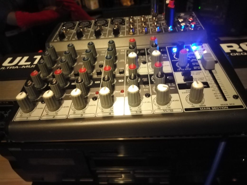 Mesa de mistura behringer Mod Xenix 1202