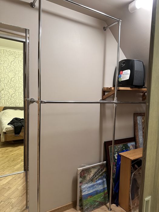 Продається двох кімнатна+ кухня студія+ підвал з Сауною і кімнатою