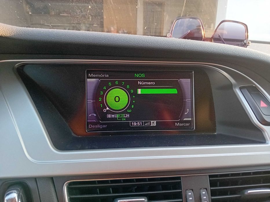 Carro como novo com todos os extras