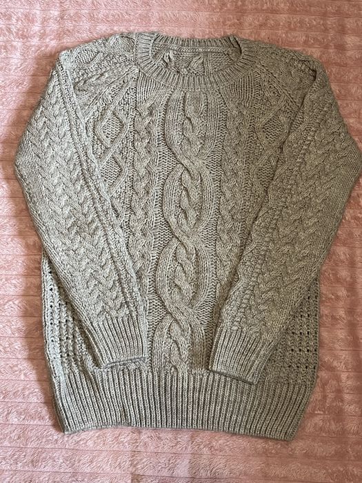 Новий, теплющий вязаний светрик