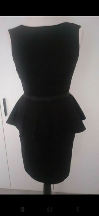 Sukienka z baskinką Orsay r.xs/s