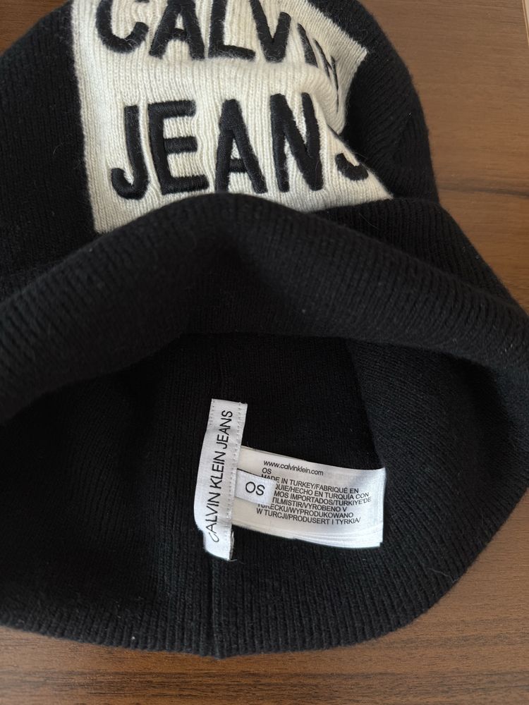 шапка Calvin Klein