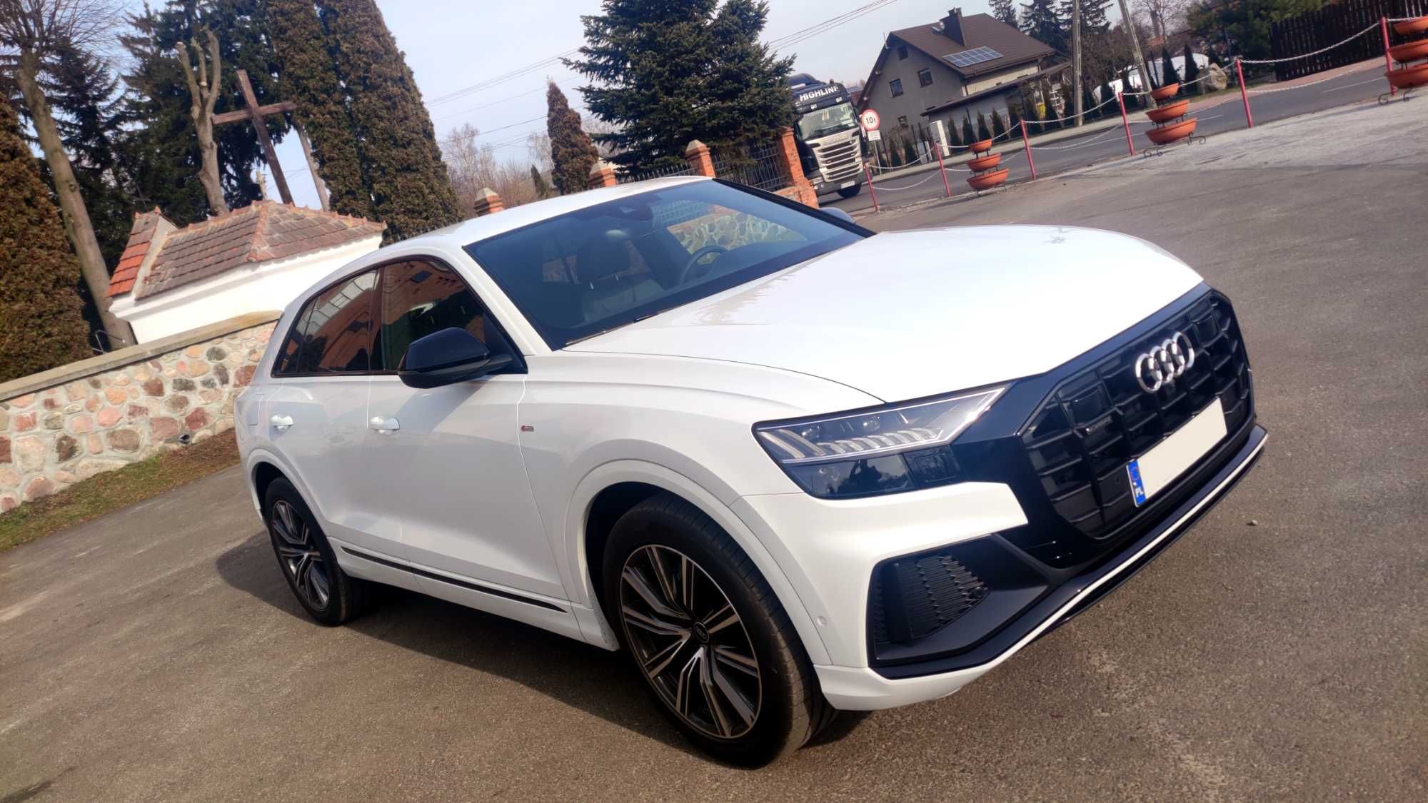 Piękne Białe Audi Q8 do ślubu / auto na wesele