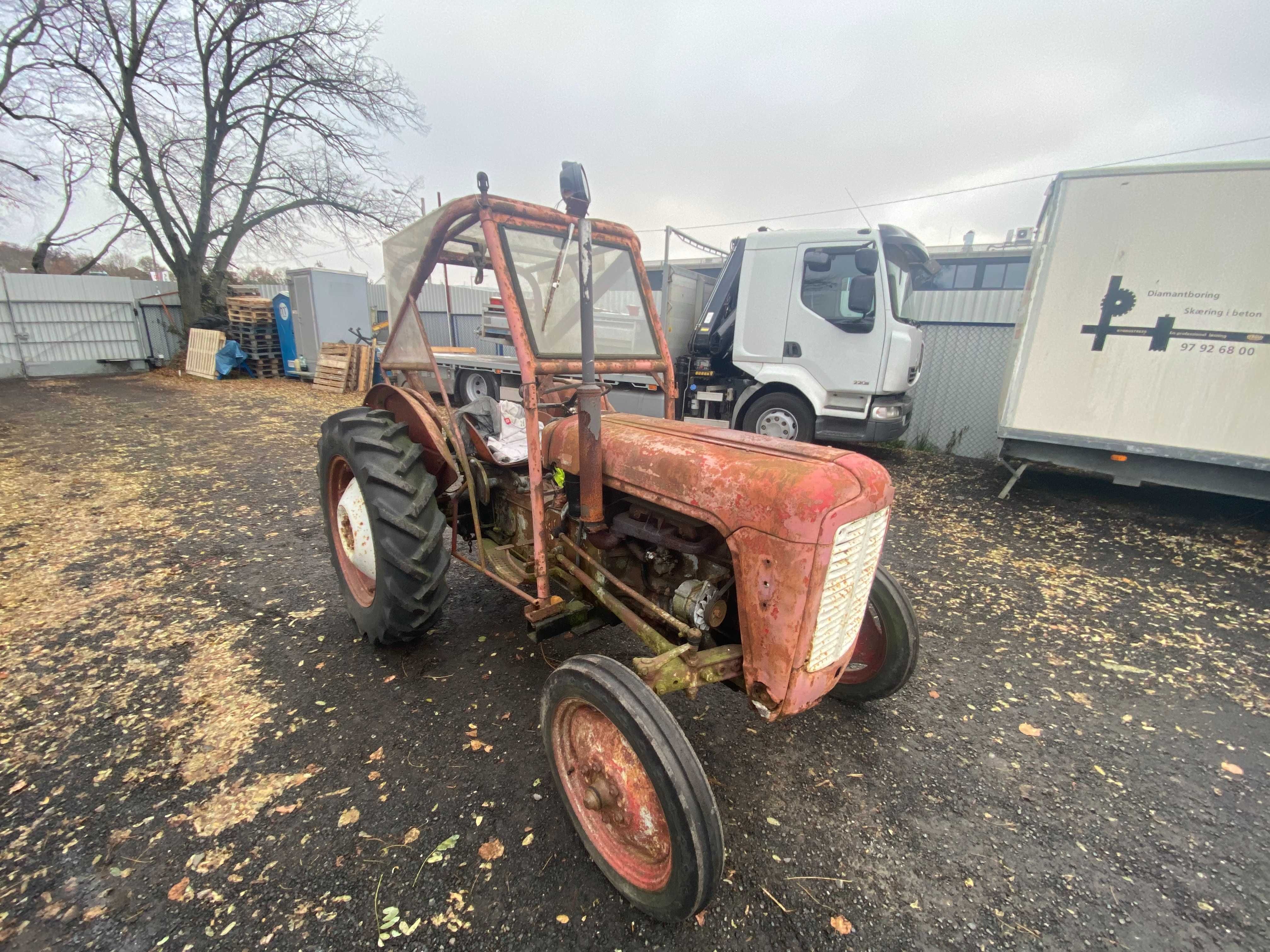 Ciągnik, traktor Massey Ferguson 35