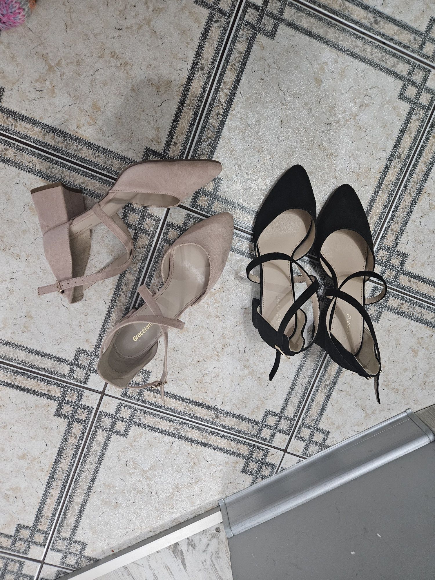 Buty zamszowe na wygodnym słupku/37/czarne