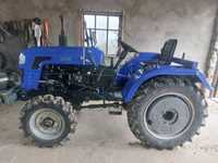 Продам трактор224