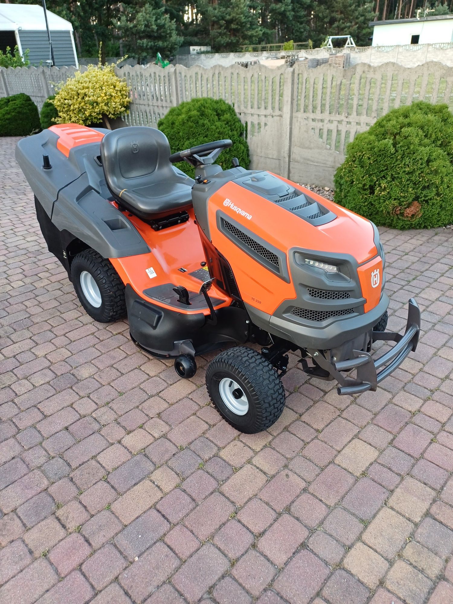 Traktorek kosiarka husqvarna tc 338 briggs stratton 22 hp