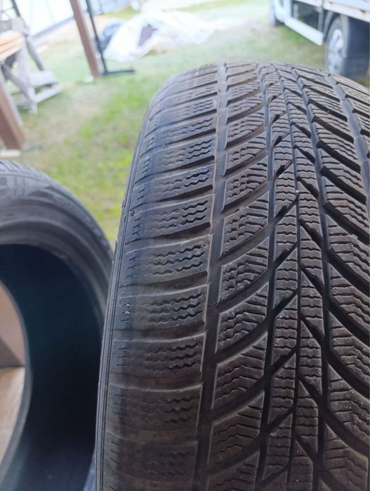 Зимові шини 235/50/18