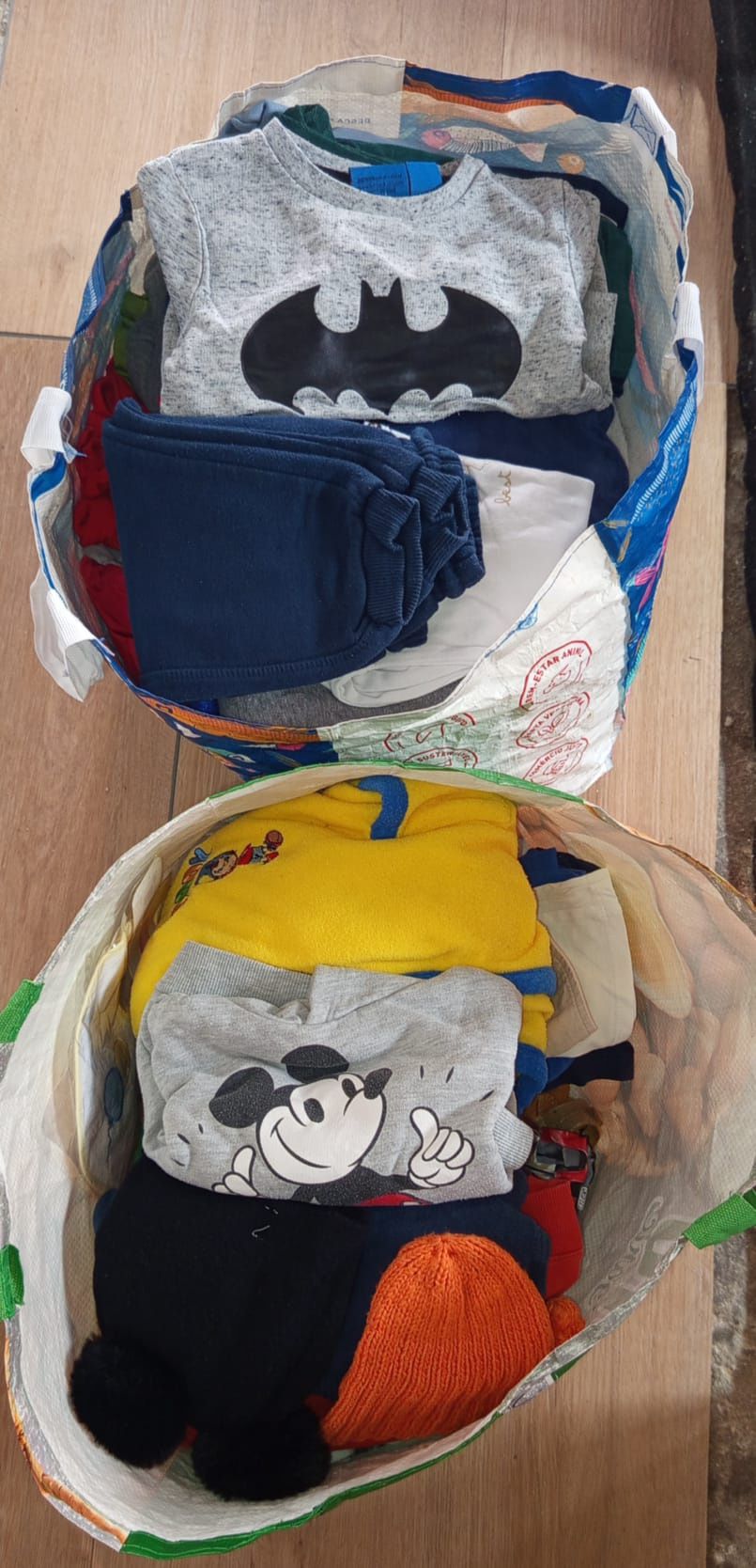 6 sacos de roupa em ótimo estado 9/12/18 meses