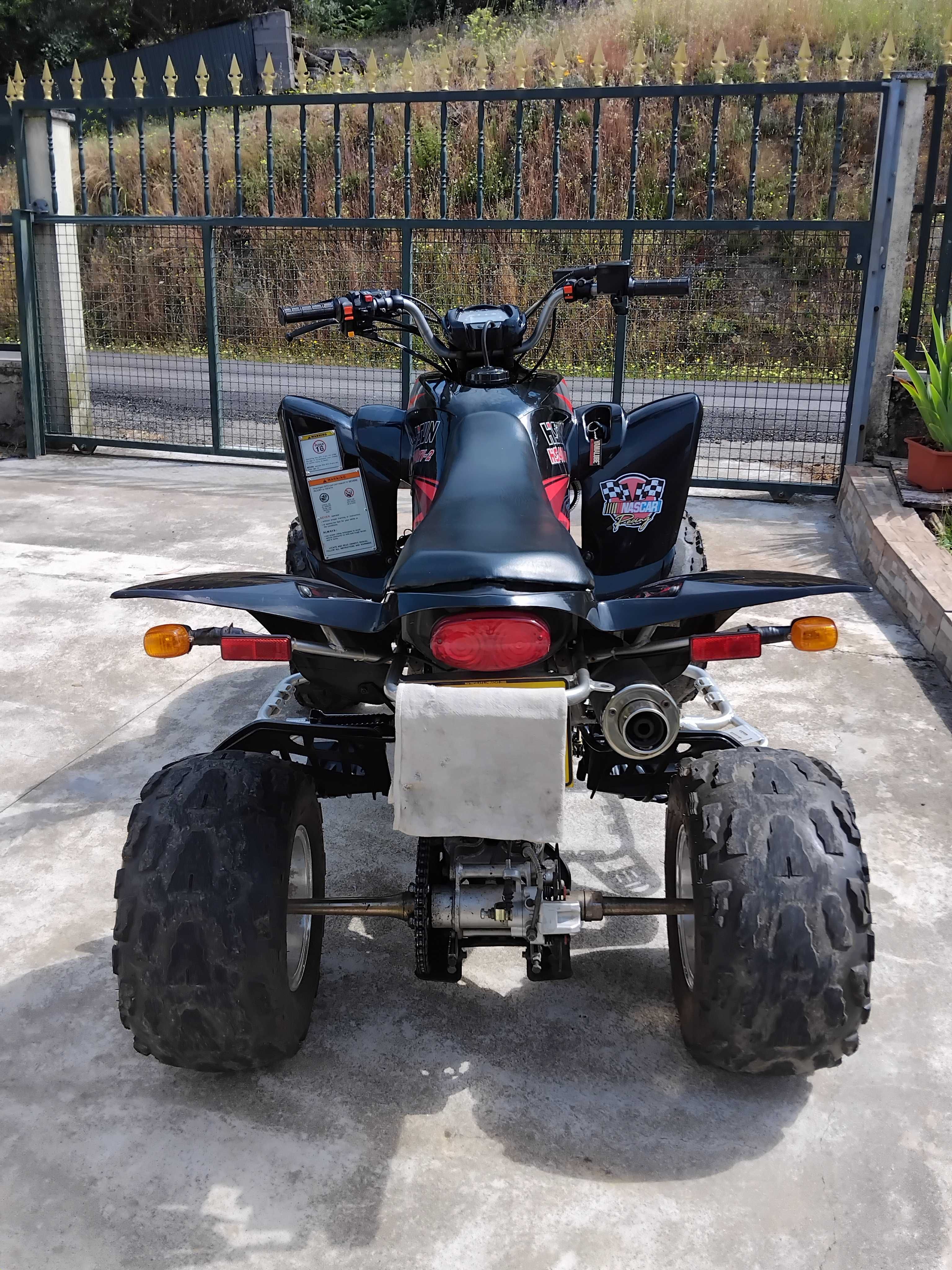 Moto Quatro 400 HSUN