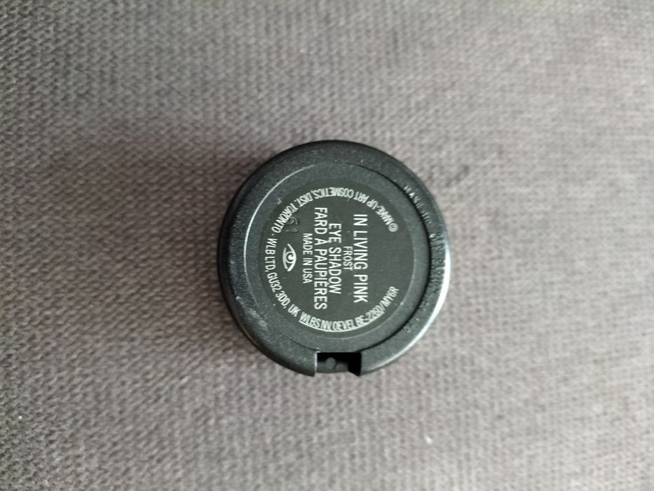 Cień do powiek firmy Mac